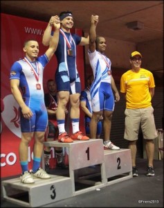 El Pionero Luis Alicea ganó tercer lugar en arranque en la Categoría 69kg.