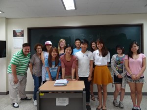 Con estudiantes de la Universidad de Yonsei.  