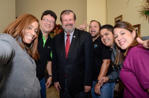 El Presidente se unió al equipo del programa Arranca Puerto Rico para regalar una mañana positiva.