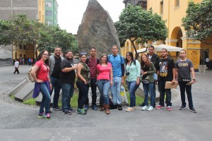 El grupo en las calles cercanas a la Plaza de Lima.