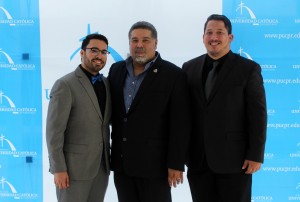 Juan Carlos Cruz, presidente de Legacy Professional Association, Lcdo J. Reyes y José D. Alicea, presidente del Círculo de Pre médica.