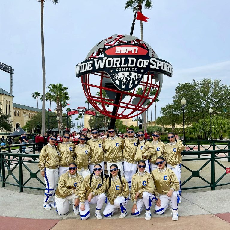 Duro el Católica Dance Team Huellas del Futuro