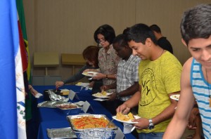 Los estudiantes probaron diversos platos internacionales.