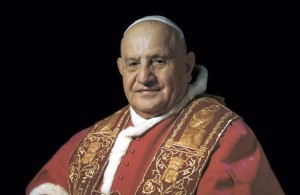 El Santo Juan XXIII asumió el Pontificado y convocó el Concilio Vaticano II para dirigir a la Iglesia a reflexionar con el fin de atender las necesidades de un mundo que estaba cambiando. 