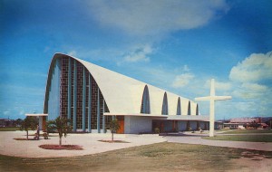 La Iglesia Santa María Reina fue reconocida por el Instituto Americano de Arquitectos, Capítulo de Puerto Rico.