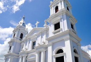 Catedral Nuestra Señora de la Guadalupe en Ponce recibe a miles de turistas.