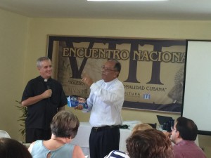 El Padre Jesús Marcoleta, párroco de Varadero y organizador del evento manifestó reconoció favorablemente la ponencia del Dr. Gierbolini.
